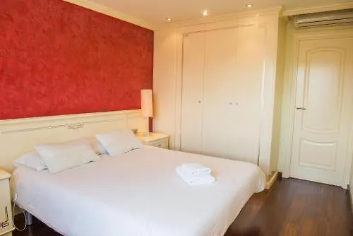 Splendid Gaudi Mercat Del Ninot Apartment برشلونة
