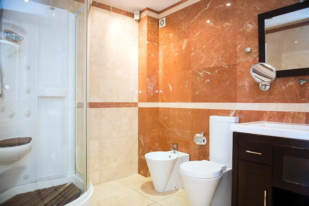 Splendid Gaudi Mercat Del Ninot Apartment برشلونة