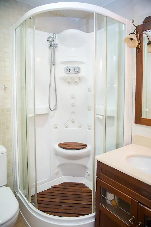 Splendid Gaudi Mercat Del Ninot Apartment برشلونة